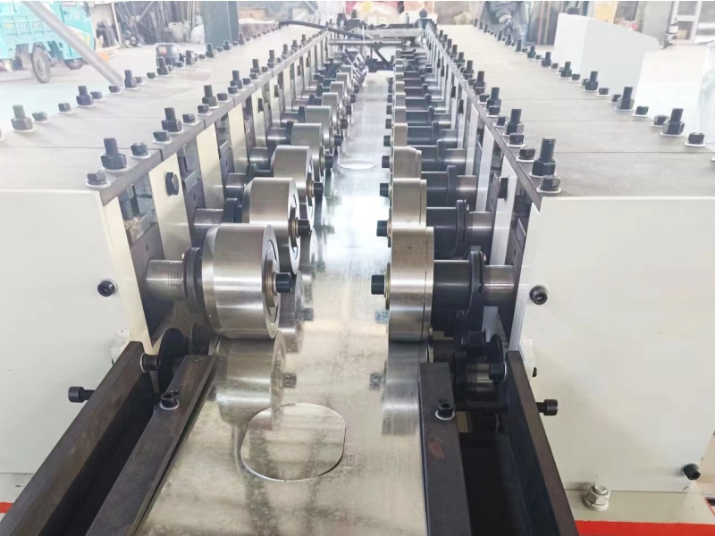 新型消火栓箱冷彎生產設備