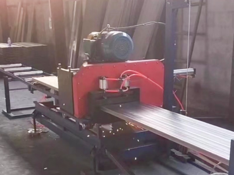 全自動(dòng)車廂板設(shè)備